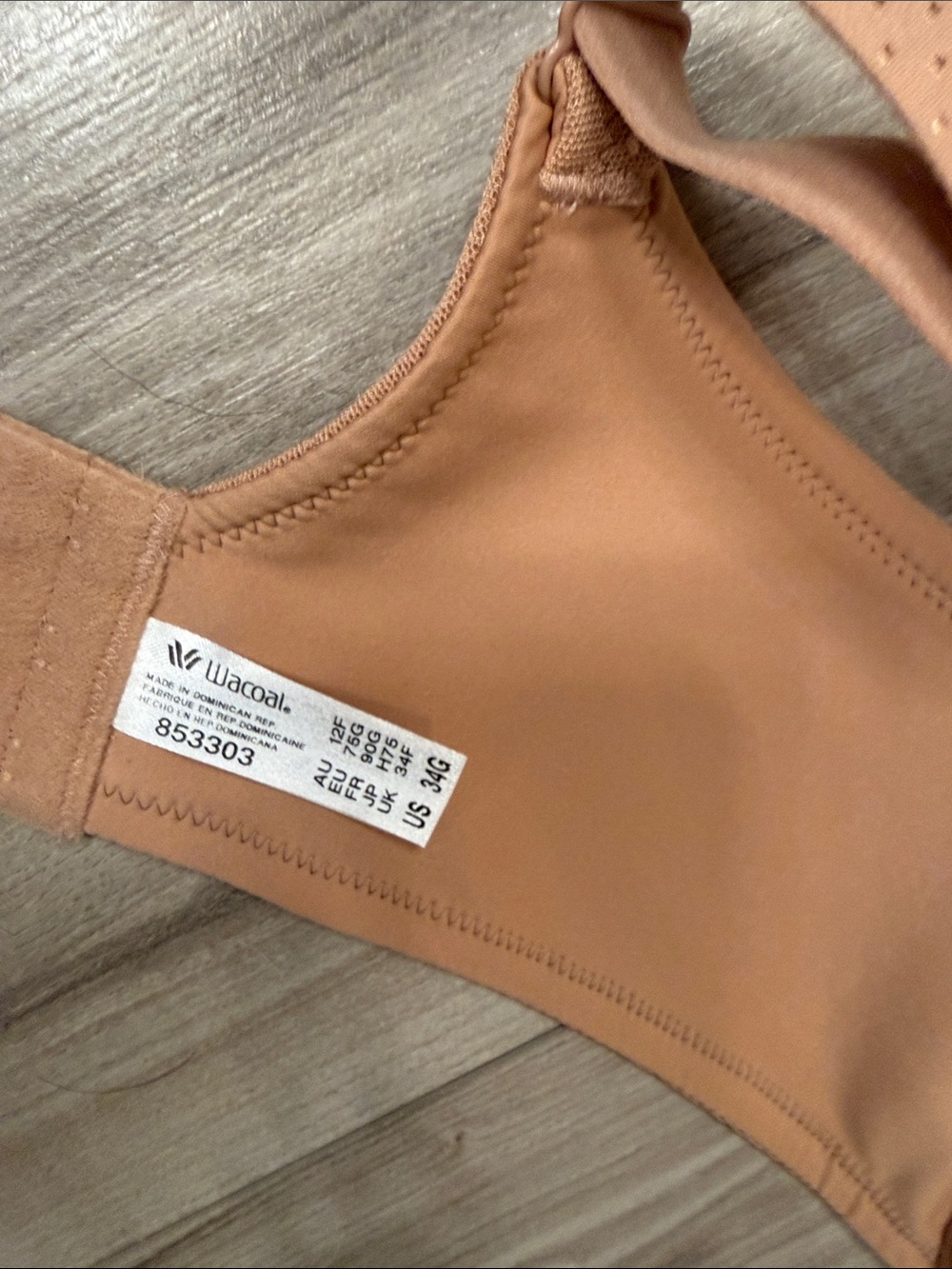 Wacoal Tan/Nude Bra with Subtle Metallic Dot Detail - 34G - Picture 9 of 9